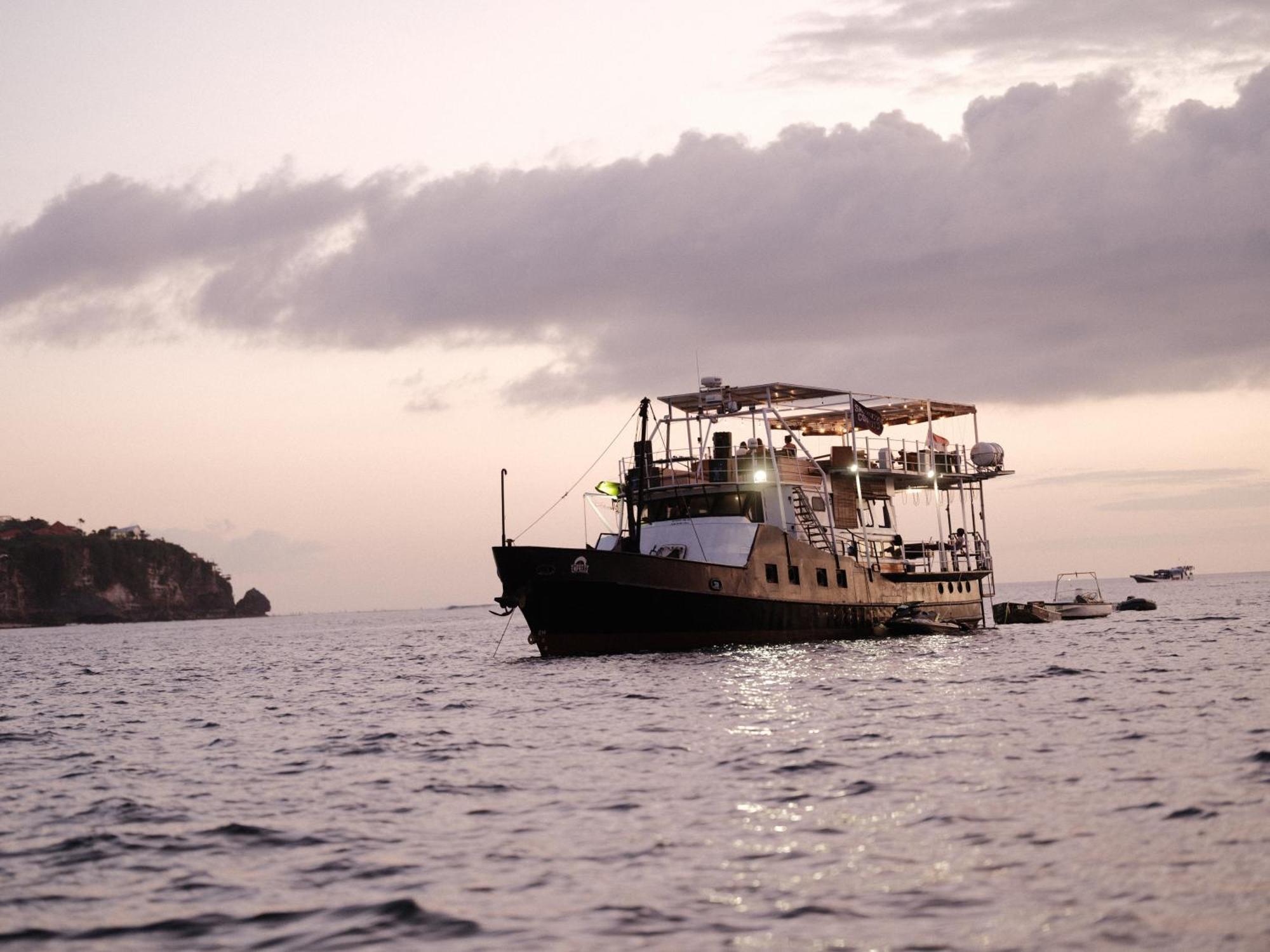 Botel Floating Saltwater Cowboys Kuta (Bali)