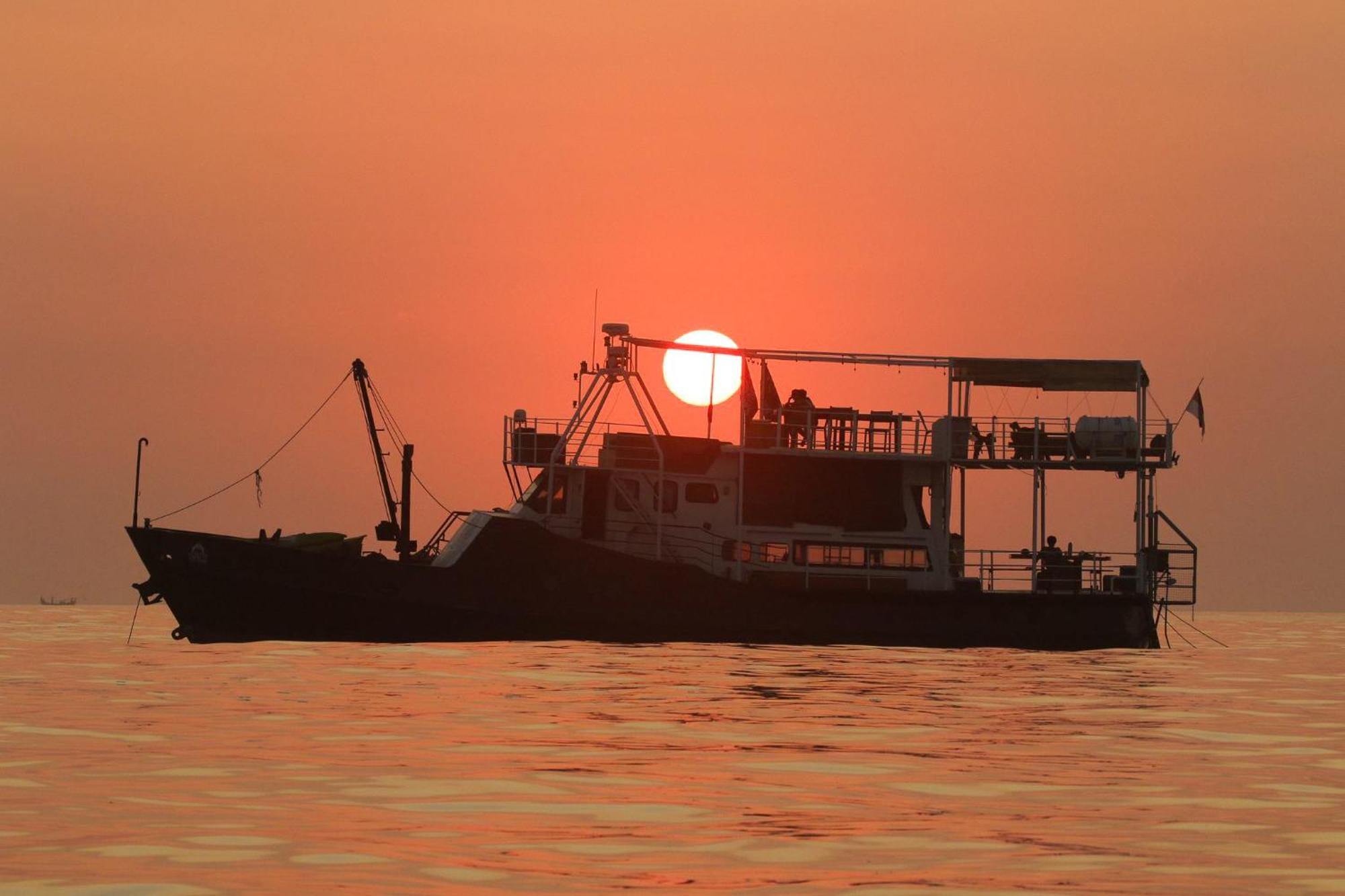 Floating Saltwater Cowboys *