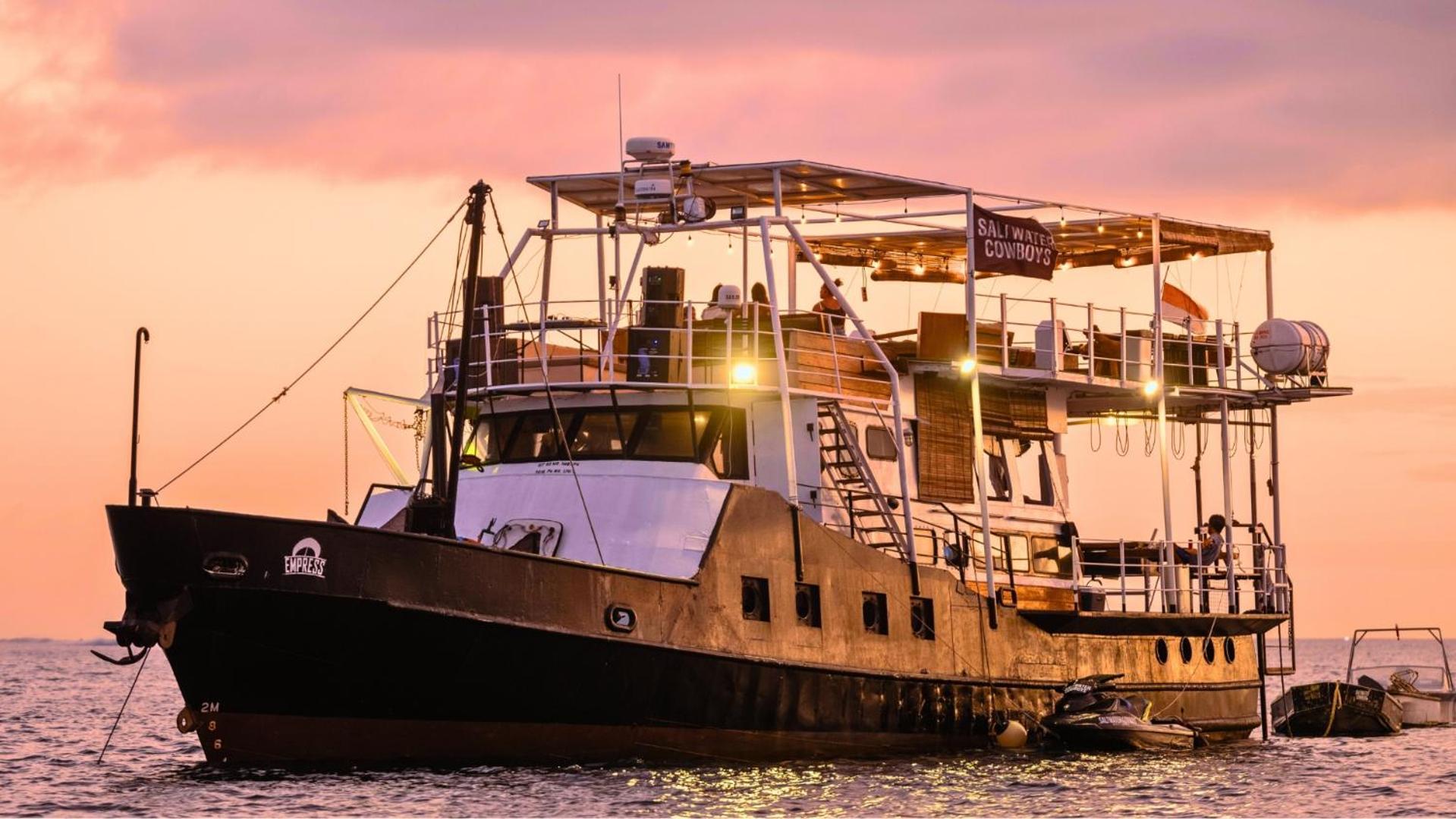 Floating Saltwater Cowboys *