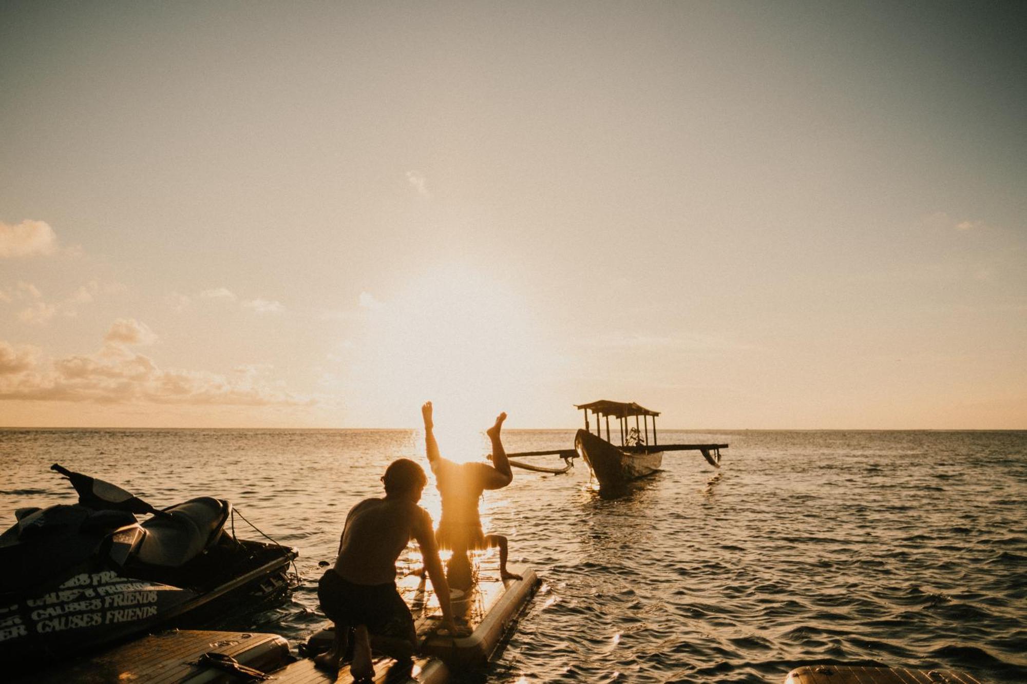 Floating Saltwater Cowboys बोटेल Kuta (Bali)